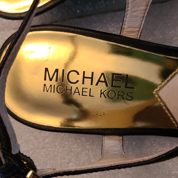 Michael Kors Thong Sandals - Picture 2 of 7
